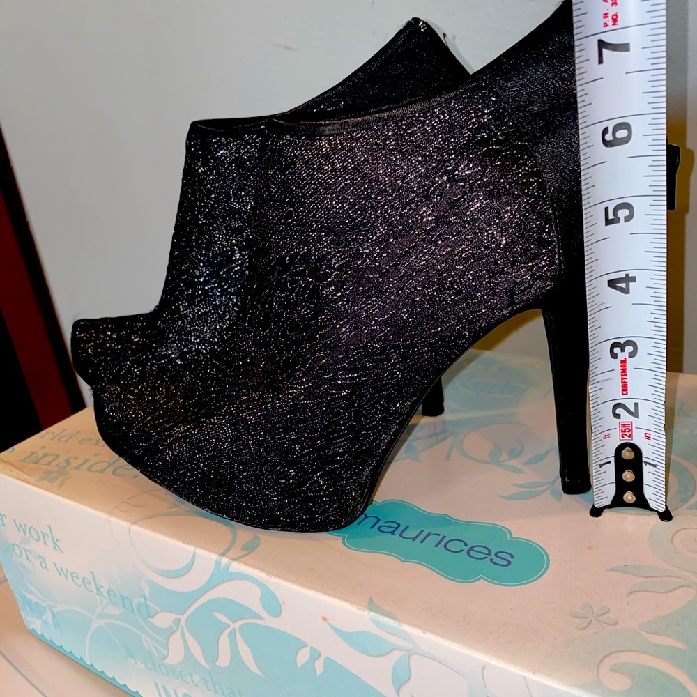 Maurice’s High heel Glitter booties